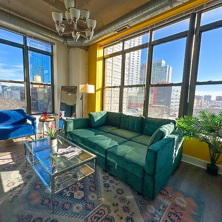 Bright 2Br Luxury Corner Suite With Optional Parking Sleeps 6 Guests Near Mccormick Place And Soldier Field Чикаго Екстериор снимка