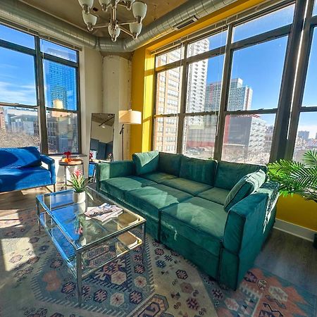 Bright 2Br Luxury Corner Suite With Optional Parking Sleeps 6 Guests Near Mccormick Place And Soldier Field Чикаго Екстериор снимка