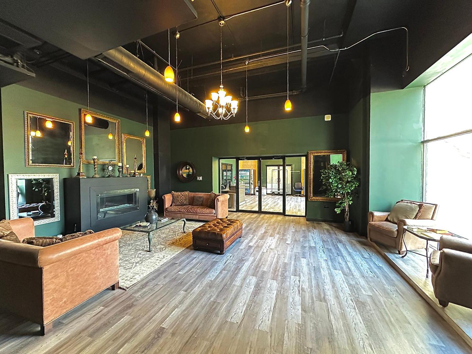 Bright 2Br Luxury Corner Suite With Optional Parking Sleeps 6 Guests Near Mccormick Place And Soldier Field Чикаго Екстериор снимка