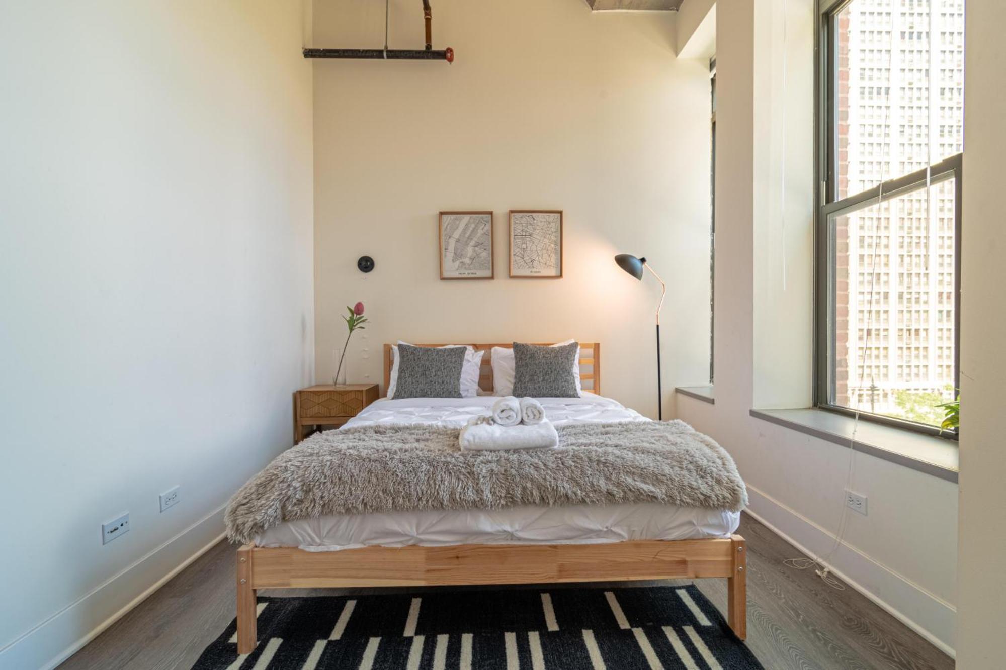 Bright 2Br Luxury Corner Suite With Optional Parking Sleeps 6 Guests Near Mccormick Place And Soldier Field Чикаго Екстериор снимка