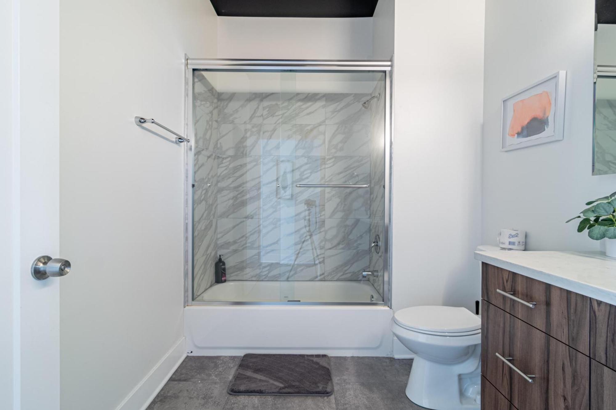 Bright 2Br Luxury Corner Suite With Optional Parking Sleeps 6 Guests Near Mccormick Place And Soldier Field Чикаго Екстериор снимка